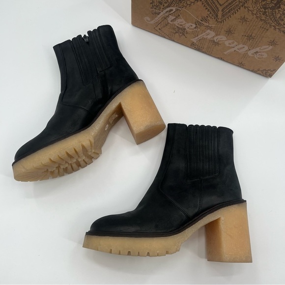 NWT Free People James Chelsea Black Boots Chunky Feels Ankle Booties 38.5 US 8.5 - Picture 9 of 16